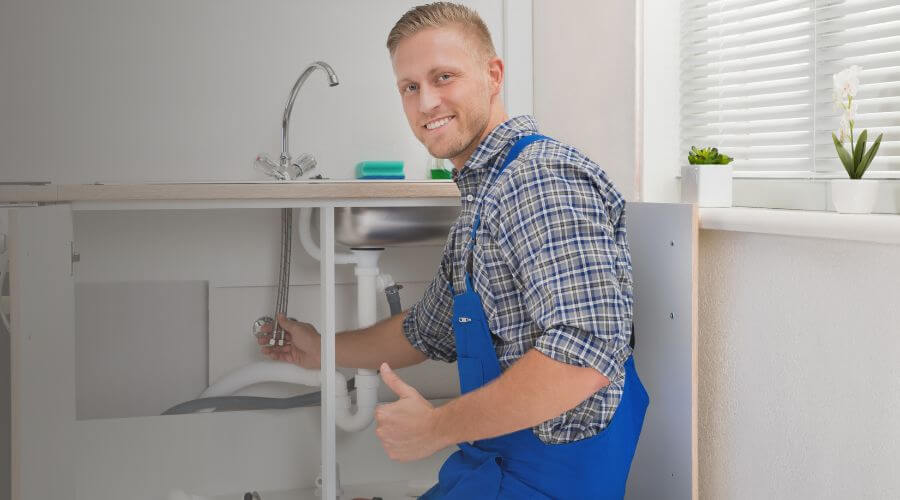 Expert burst pipe repair services in Alcova, WY